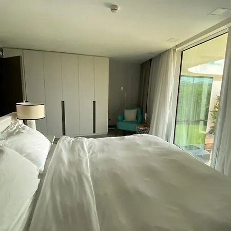 Отель Sea-view 5*